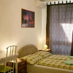 apartment4you-budapest.inbudapesthotels.com/